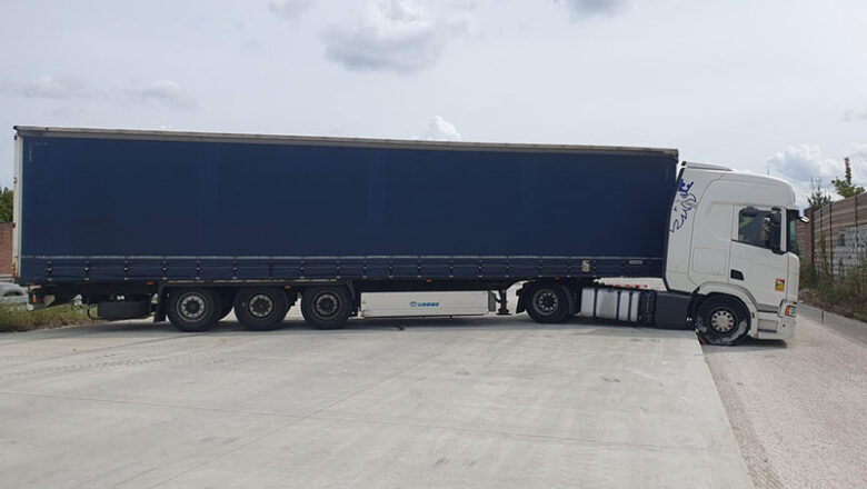 Sattelzug verirrt sich bei der Anschlussstelle Hildesheim-Drispenstedt und bleibt stecken
