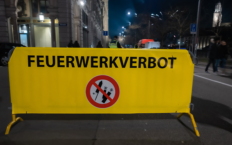 Mit Blick auf den bevorstehenden Jahreswechsel wird im Zusammenhang mit dem Abbrennen von Feuerwerk auf Einiges hingewiesen.