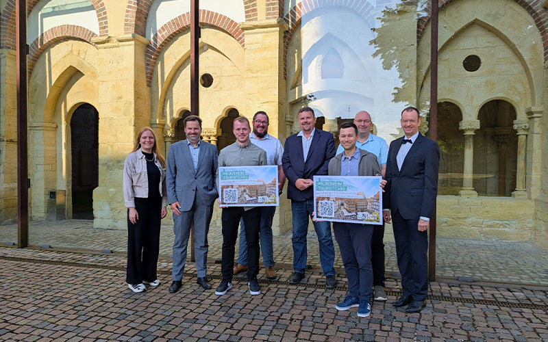 Hildesheim hat Touristinnen und Touristen viel zu bieten, von Kultur und Geschichte über Gastronomie bis hin zu vielfältigen Einkaufsmöglichkeiten und Freizeitangeboten.