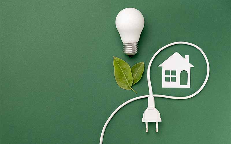 Photovoltaik-Anlagen wandeln Sonnenlicht in Strom um, der entweder selbst genutzt oder ins Netz eingespeist werden kann, und sind für Privatpersonen und Unternehmen eine umweltfreundliche Option.