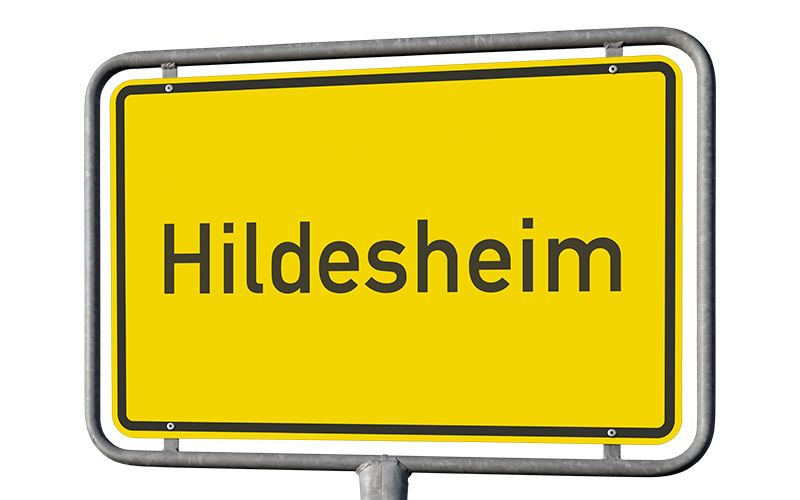 Voraussichtlich ab Dienstag, 28. Mai, beginnt der vom Verwaltungsausschuss der Stadt Hildesheim beauftragte Verkehrsversuch auf der Marienburger Straße, die in beide Fahrtrichtungen zwischen der Straße An den Osterstücken und der Treuburger Straße bis 21. Juni einspurig wird.
