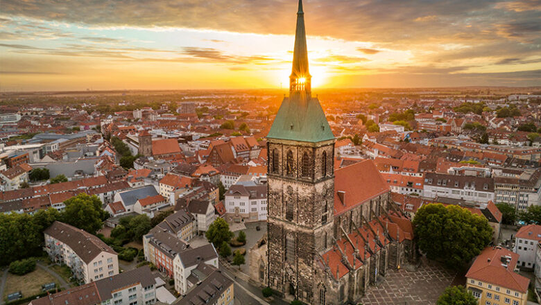 Wer ist am schnellsten auf dem höchsten Kirchturm Niedersachsens?