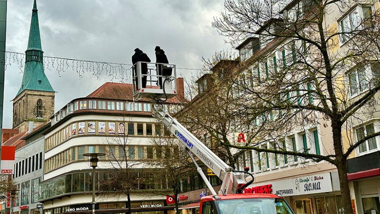 Durchgehende Weihnachtsbeleuchtung in der Innenstadt