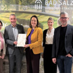 Regierungspräsidentin Anna Katharina Bölling übergibt Bescheid für neue „Erlebniswelt Kneipp“