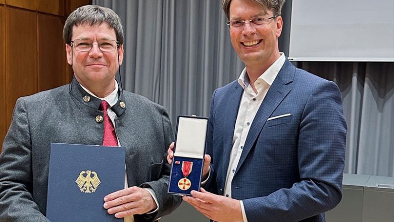 Verdienstkreuz des Bundes für Achim Falkenhausen