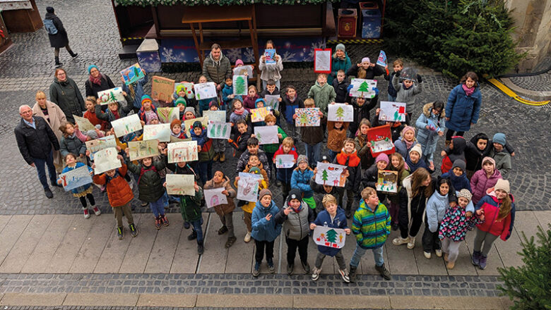 Begeisterung bei Gewinner-Schulklassen des Weihnachtsmarkt-Malwettbewerbs