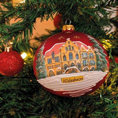 Neue Hildesheimer Christbaumkugel zeigt das historische Rathaus