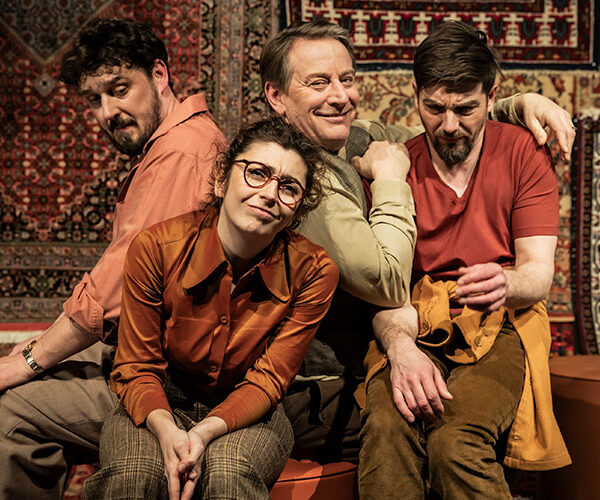 Emotionale deutsch-türkische Familiensaga „Mutter Vater Land“ in der Konzerthalle