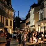 Shoppen, Feilschen, Stöbern und Flanieren: 2. Nachtflohmarkt lockt in Bad Salzuflens Innenstadt