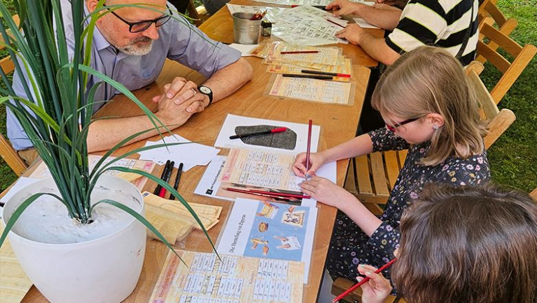 Pommes, Pinsel, Abenteuer: RPM lädt zum Familien-Sommerfest in den Museumshof ein